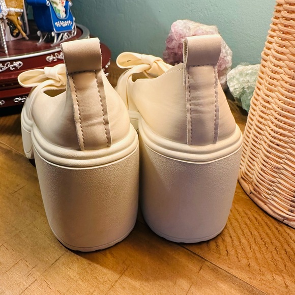 Elegant Cream Platform Shoes with Bow size 39/US 7.5 - Picture 3 of 8